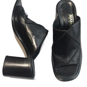 Markio Italy, leather sandals; size 8.